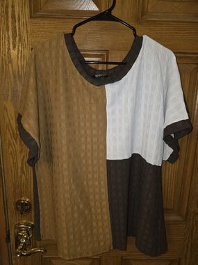 BloomChic Colorblock Short Sleeve Top in Brown, White and Tan